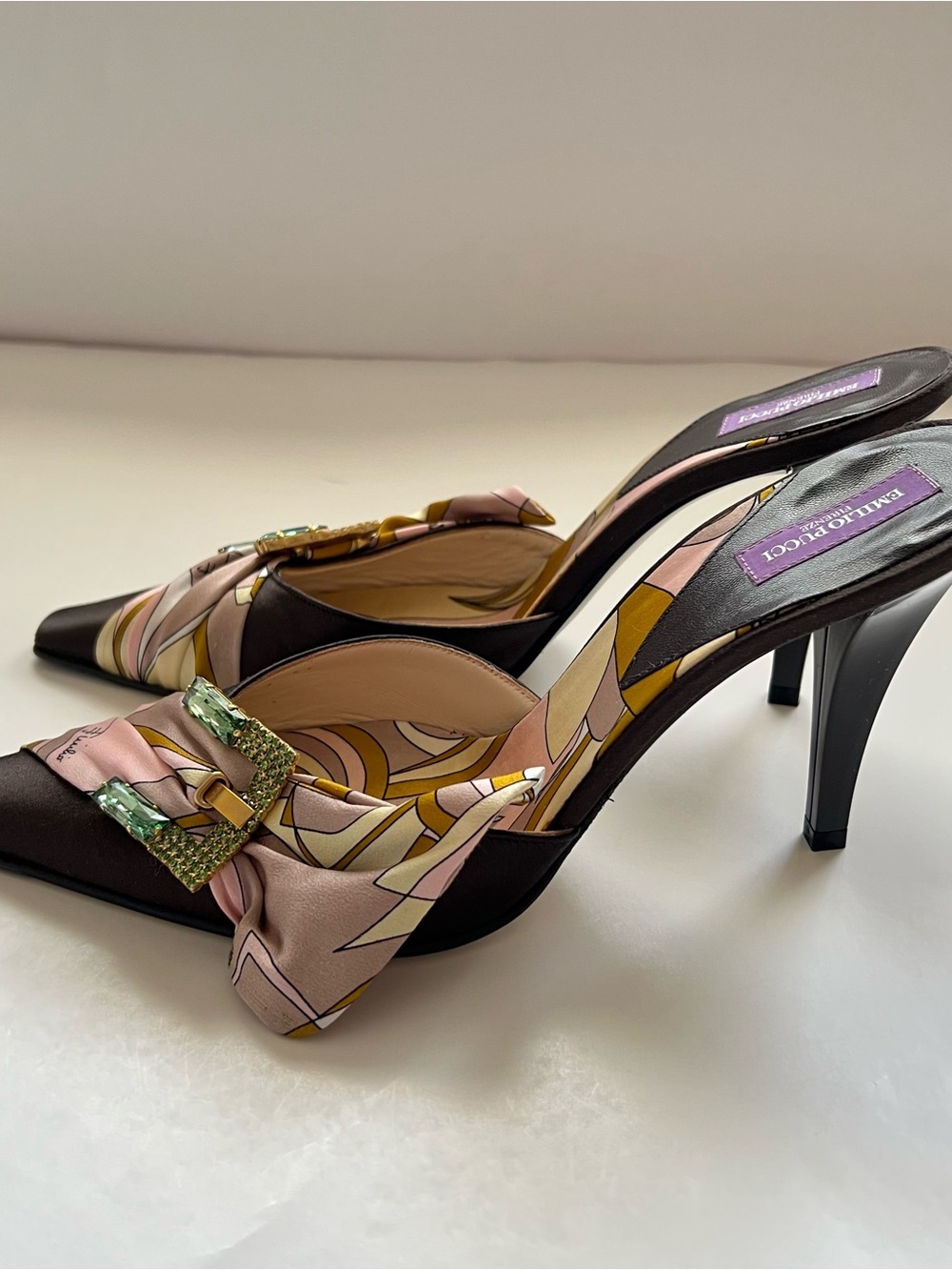Vintage EMILIO PUCCI Silk Satin Mules w/ Emerald Crystal Buckle -Size EU 36.5 - Picture 2 of 14